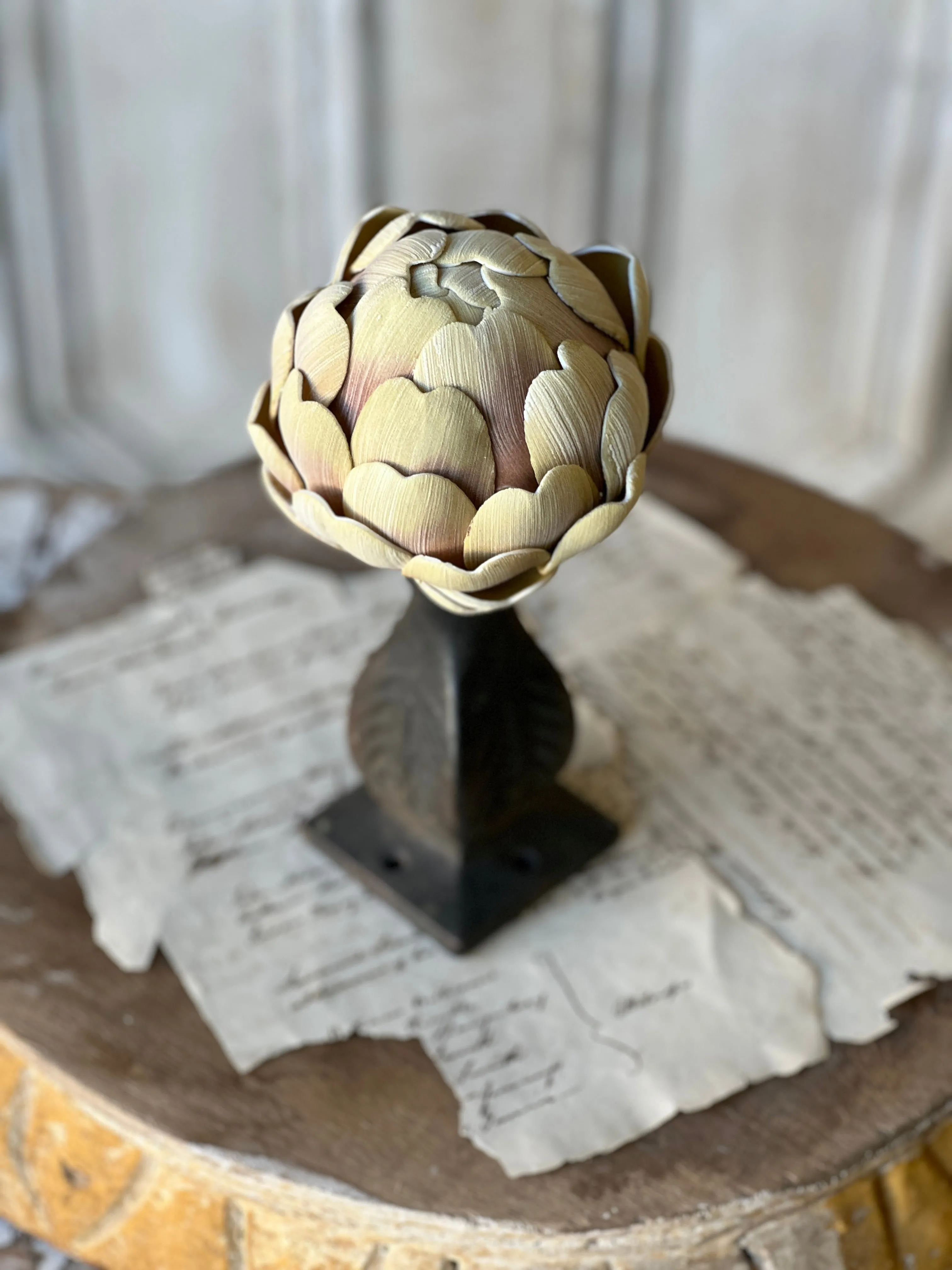 Artichoke Pick | 7" | Ecru