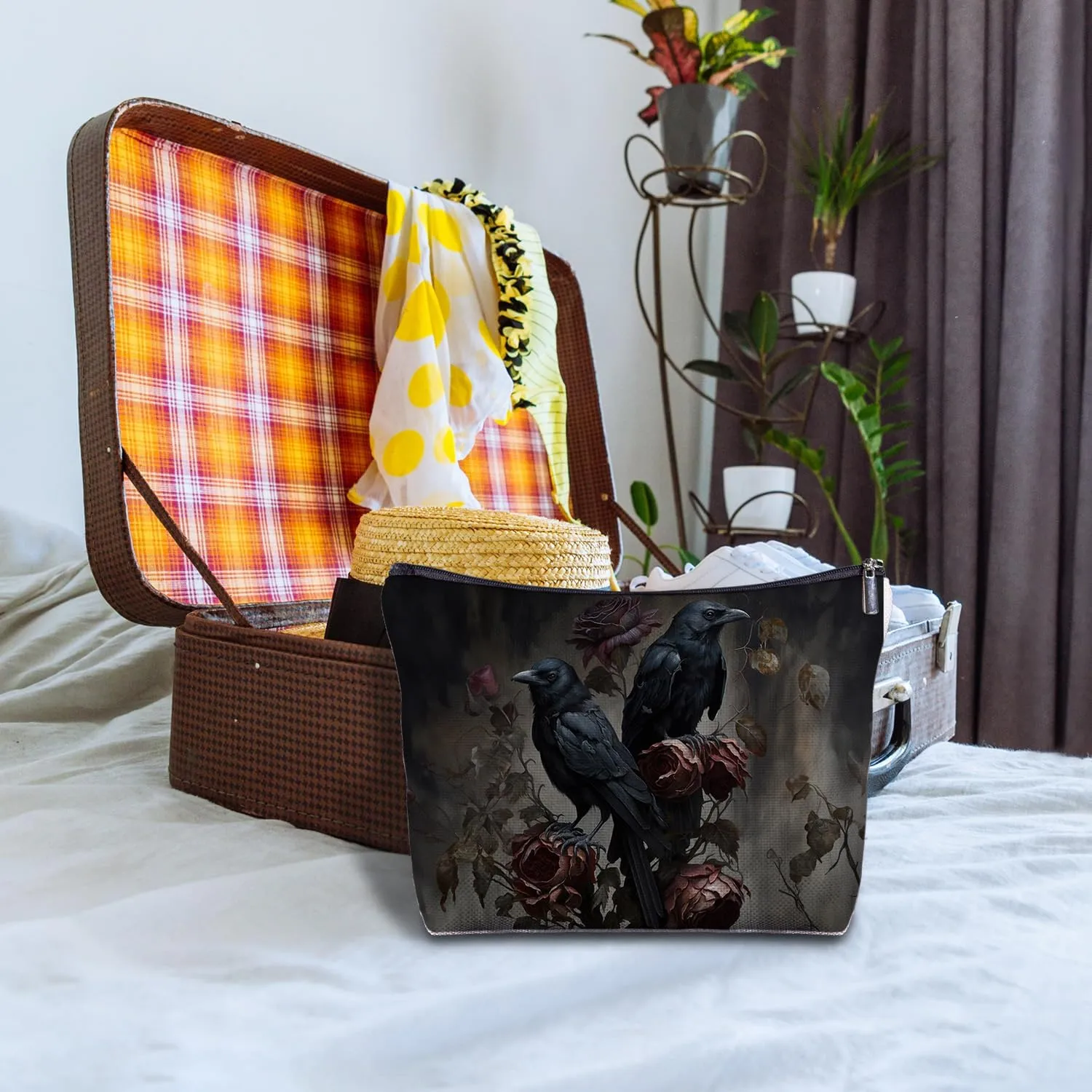 Gothic Raven Couple Makeuo Bag - Goth Couple Gifts for Women, Crow Lovers Gifts, Gothic Women's Zippered Bag for Travel Bag Purse, Crow Cosmetic Bag for Women